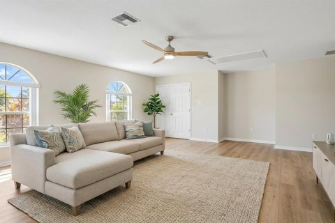 Casa en venta en Orlando, Florida, 5 dormitorios, 357.49 m2 № 2416233 - foto 13
