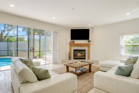 Casa en venta en Orlando, Florida, 5 dormitorios, 357.49 m2 № 2416233 - foto 8