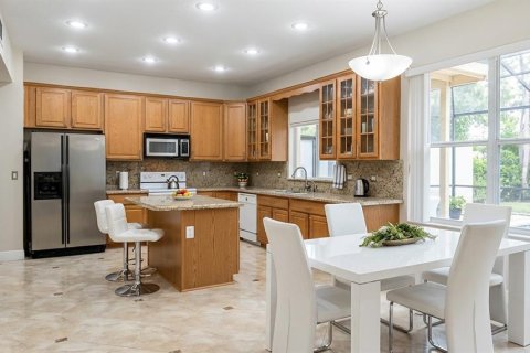 Casa en venta en Orlando, Florida, 5 dormitorios, 357.49 m2 № 2416233 - foto 4