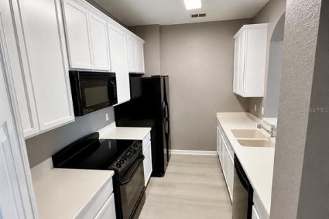 Condo in Orlando, Florida, 3 bedrooms № 2224762 - photo 6