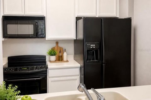 Condo in Orlando, Florida, 3 bedrooms № 2224762 - photo 7