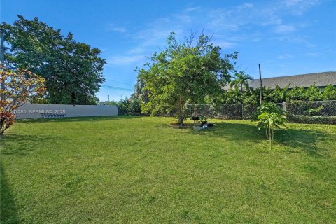 House in Pompano Beach, Florida 1 bedroom, 81.1 sq.m. № 2003509 - photo 16