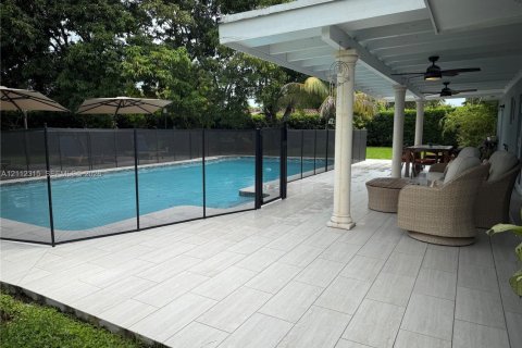 Villa ou maison à vendre à Miami, Floride: 3 chambres, 138.98 m2 № 2432536 - photo 24