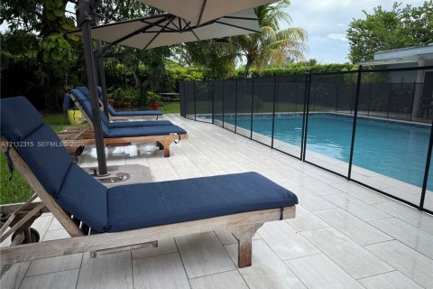 Villa ou maison à vendre à Miami, Floride: 3 chambres, 138.98 m2 № 2432536 - photo 27