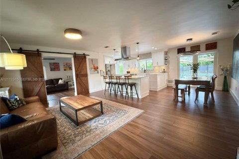 Villa ou maison à vendre à Miami, Floride: 3 chambres, 138.98 m2 № 2432536 - photo 5