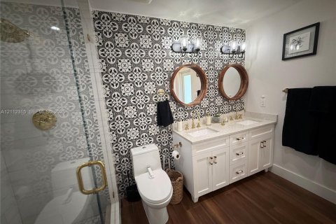 Villa ou maison à vendre à Miami, Floride: 3 chambres, 138.98 m2 № 2432536 - photo 19