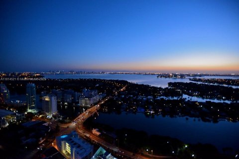 Снять в аренду кондоминиум в Майами-Бич, Флорида 2 спальни, 122.82м2, № 2035535 - фото 17