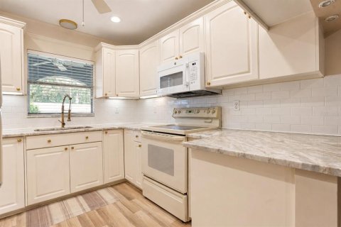Villa ou maison à vendre à Palm Harbor, Floride: 2 chambres, 129.13 m2 № 2285125 - photo 13