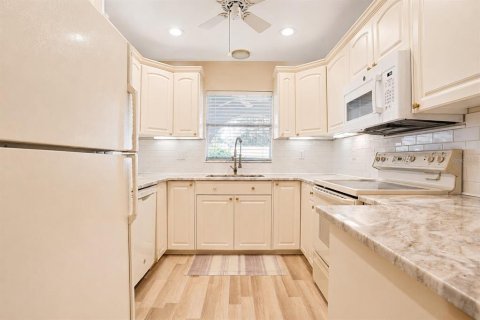 Villa ou maison à vendre à Palm Harbor, Floride: 2 chambres, 129.13 m2 № 2285125 - photo 9