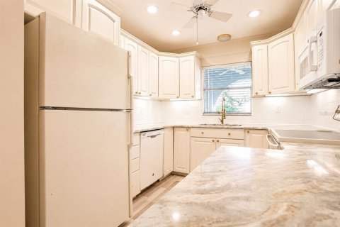 Villa ou maison à vendre à Palm Harbor, Floride: 2 chambres, 129.13 m2 № 2285125 - photo 11