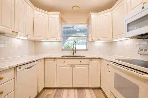 Villa ou maison à vendre à Palm Harbor, Floride: 2 chambres, 129.13 m2 № 2285125 - photo 10