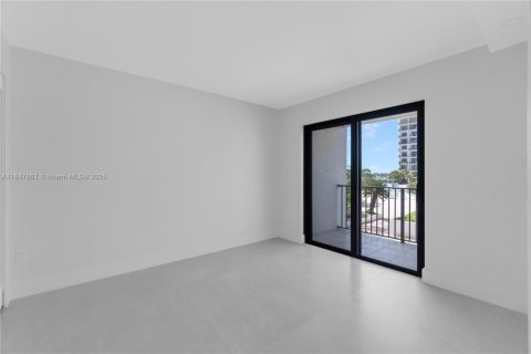 Снять в аренду кондоминиум в Холливуд, Флорида 2 спальни, 110.55м2, № 1989868 - фото 23