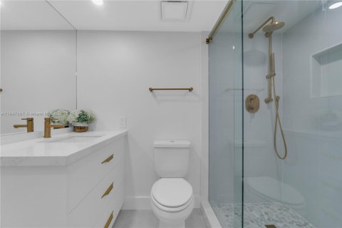 Снять в аренду кондоминиум в Холливуд, Флорида 2 спальни, 110.55м2, № 1989868 - фото 20