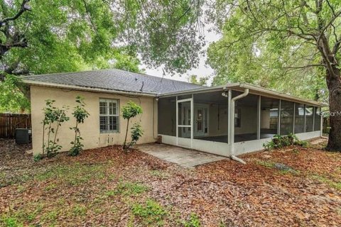 House in Tampa, Florida 4 bedrooms, 175.59 sq.m. № 2204642 - photo 19