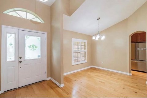 House in Tampa, Florida 4 bedrooms, 175.59 sq.m. № 2204642 - photo 2