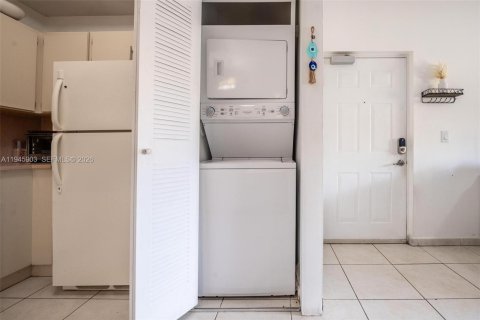 Купить кондоминиум в Дорал, Флорида 2 спальни, 80.82м2, № 2001905 - фото 16