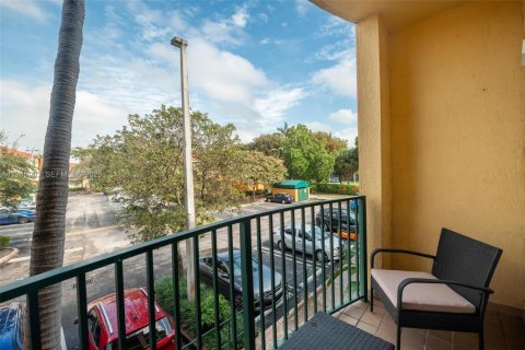 Купить кондоминиум в Дорал, Флорида 2 спальни, 80.82м2, № 2001905 - фото 10