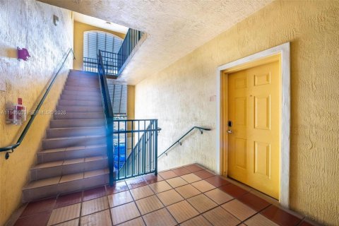 Купить кондоминиум в Дорал, Флорида 2 спальни, 80.82м2, № 2001905 - фото 3