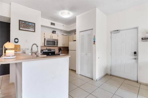 Купить кондоминиум в Дорал, Флорида 2 спальни, 80.82м2, № 2001905 - фото 12