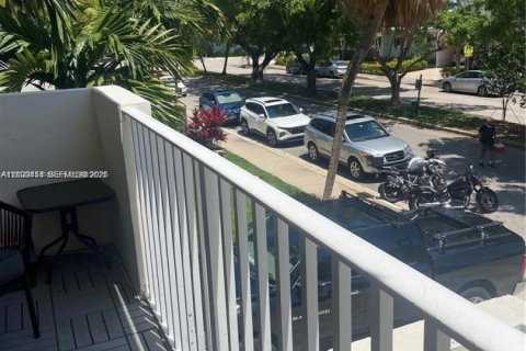 Copropriété à louer à North Bay Village, Floride: 1 chambre, 75.9 m2 № 2400590 - photo 15