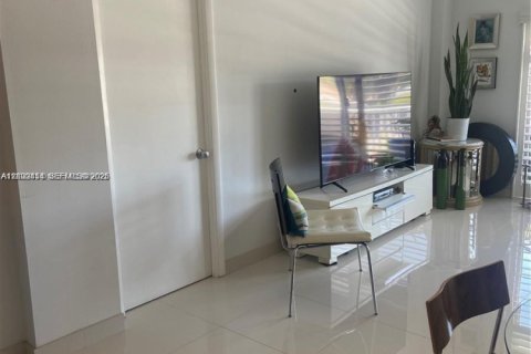 Copropriété à louer à North Bay Village, Floride: 1 chambre, 75.9 m2 № 2400590 - photo 7