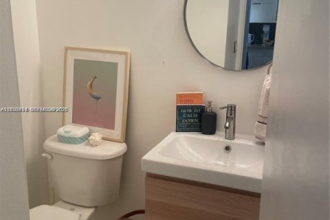 Copropriété à louer à North Bay Village, Floride: 1 chambre, 75.9 m2 № 2400590 - photo 14