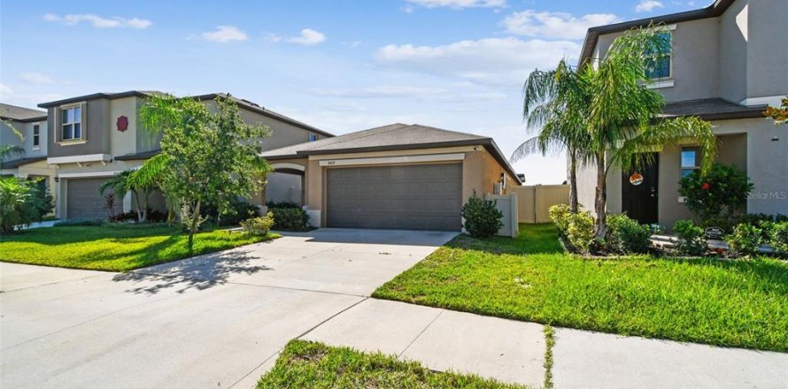 Casa en Sun City Center, Florida 3 dormitorios, 134.8 m2 № 1908491