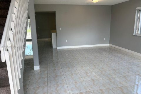 House in Weston, Florida 3 bedrooms, 137.4 sq.m. № 1996260 - photo 5