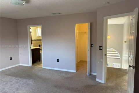 House in Weston, Florida 3 bedrooms, 137.4 sq.m. № 1996260 - photo 13