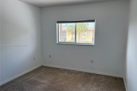 House in Weston, Florida 3 bedrooms, 137.4 sq.m. № 1996260 - photo 18