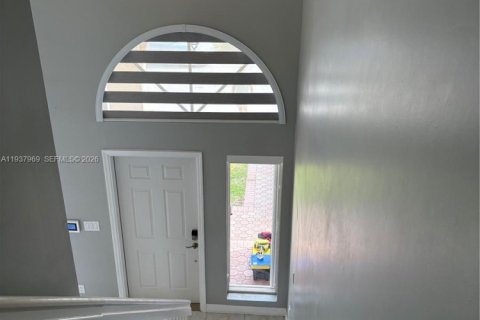 House in Weston, Florida 3 bedrooms, 137.4 sq.m. № 1996260 - photo 3