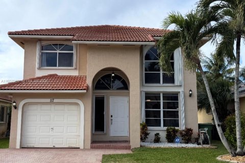 House in Weston, Florida 3 bedrooms, 137.4 sq.m. № 1996260