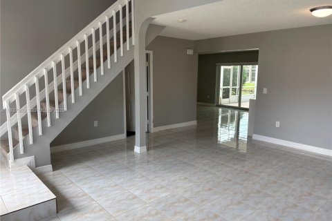 House in Weston, Florida 3 bedrooms, 137.4 sq.m. № 1996260 - photo 4