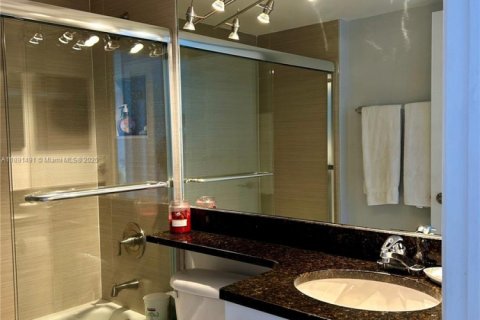 Condominio en alquiler en Aventura, Florida, 2 dormitorios, 98.66 m2 № 1943704 - foto 20