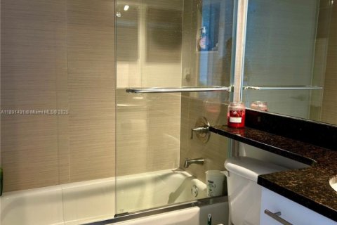 Condominio en alquiler en Aventura, Florida, 2 dormitorios, 98.66 m2 № 1943704 - foto 21