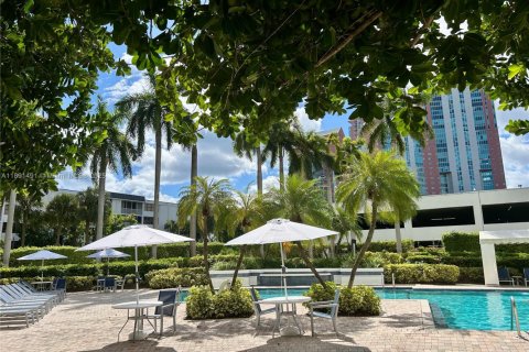 Condominio en alquiler en Aventura, Florida, 2 dormitorios, 98.66 m2 № 1943704 - foto 26
