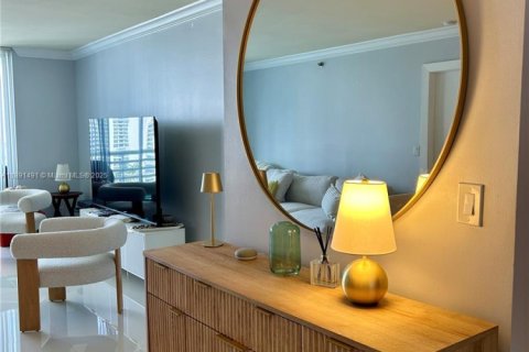 Condominio en alquiler en Aventura, Florida, 2 dormitorios, 98.66 m2 № 1943704 - foto 9