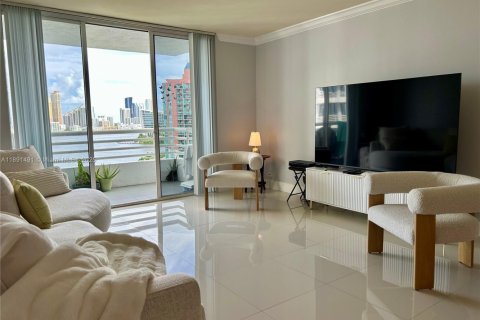 Condominio en alquiler en Aventura, Florida, 2 dormitorios, 98.66 m2 № 1943704 - foto 4