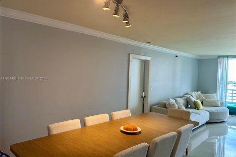 Condominio en alquiler en Aventura, Florida, 2 dormitorios, 98.66 m2 № 1943704 - foto 7