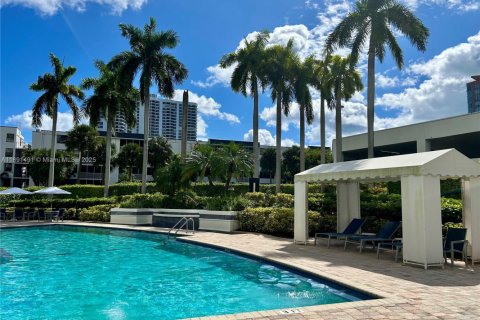 Condominio en alquiler en Aventura, Florida, 2 dormitorios, 98.66 m2 № 1943704 - foto 28