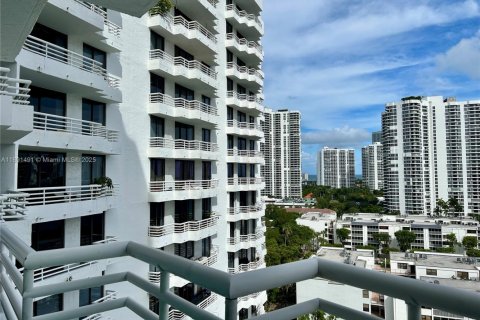 Condominio en alquiler en Aventura, Florida, 2 dormitorios, 98.66 m2 № 1943704 - foto 23