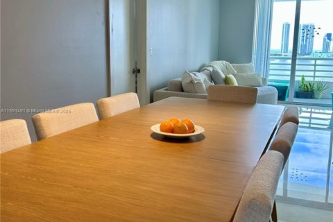 Condominio en alquiler en Aventura, Florida, 2 dormitorios, 98.66 m2 № 1943704 - foto 8