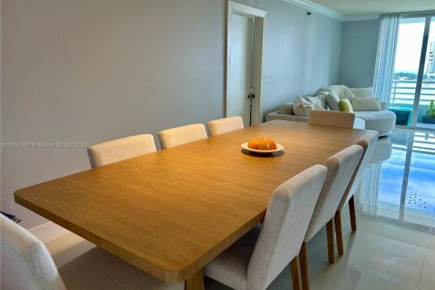 Condominio en alquiler en Aventura, Florida, 2 dormitorios, 98.66 m2 № 1943704 - foto 6