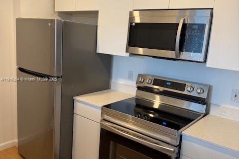 Condo in Hollywood, Florida, 1 bedroom № 2053765 - photo 12