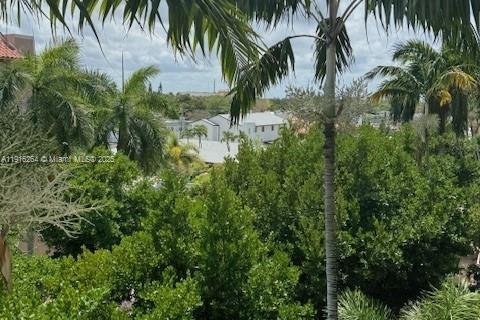 Condo in Hollywood, Florida, 1 bedroom № 2053765 - photo 3
