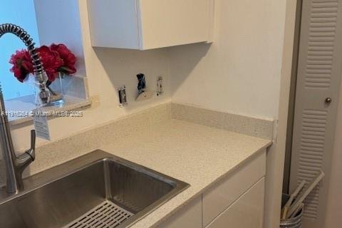 Condo in Hollywood, Florida, 1 bedroom № 2053765 - photo 11