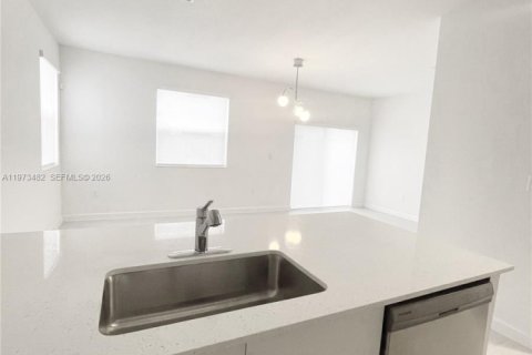 Купить таунхаус в Хомстед, Флорида 4 спальни, 169.08м2, № 2033297 - фото 8