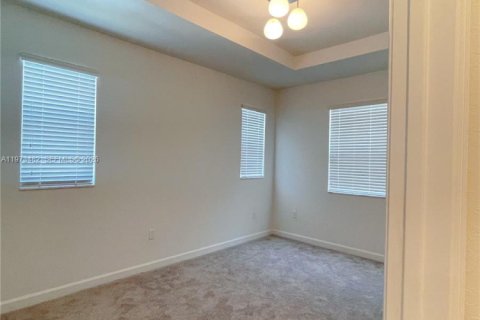 Купить таунхаус в Хомстед, Флорида 4 спальни, 169.08м2, № 2033297 - фото 12