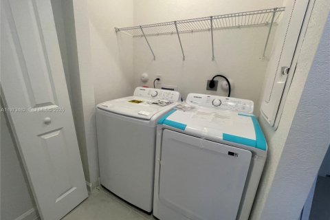 Купить таунхаус в Хомстед, Флорида 4 спальни, 169.08м2, № 2033297 - фото 6