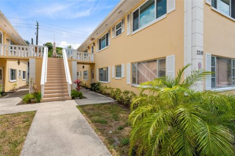 Copropriété à vendre à Fort Lauderdale, Floride: 2 chambres, 102.19 m2 № 1141545 - photo 1